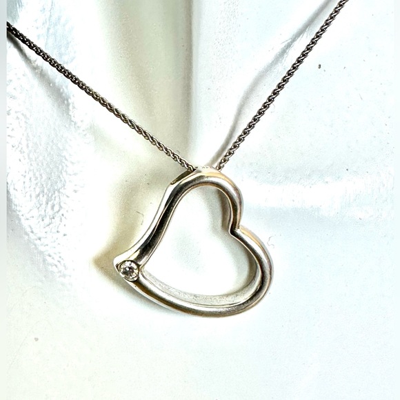 White gold delicate floating heart w natural diamond necklace 18” chain stamped - Picture 2 of 11